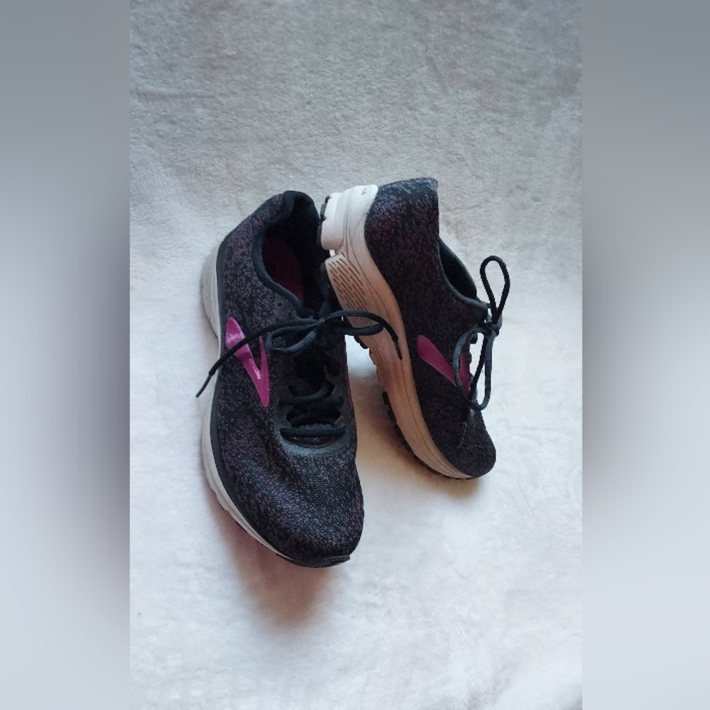 Brooks for women Anthem 2 Size 9.5
